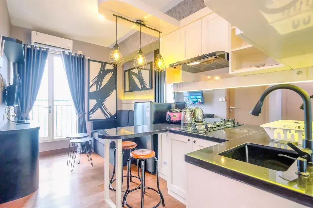 Modern Look 2BR at 28th Floor Podomoro Golf View Apartment