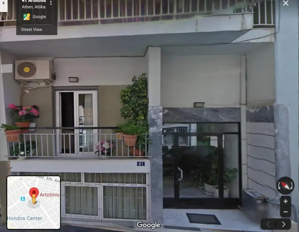 Exceptional modern studio in Athens, big balcony, central & calm