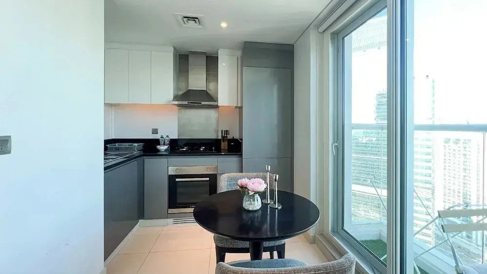 Centrally Located Cozy Burj Khalifa view