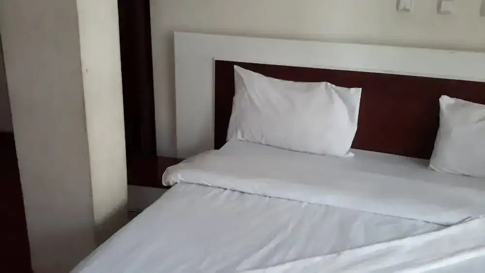 Yomi Hotel
