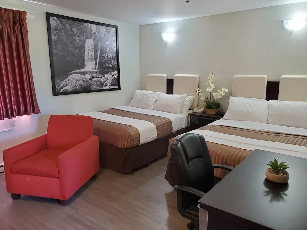 Surrey Central Inn