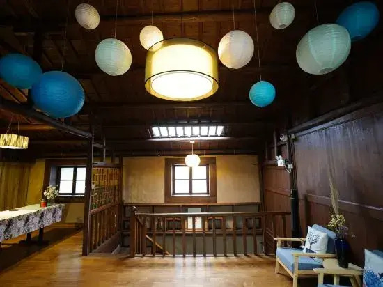 Girl Xiaocha Hostel