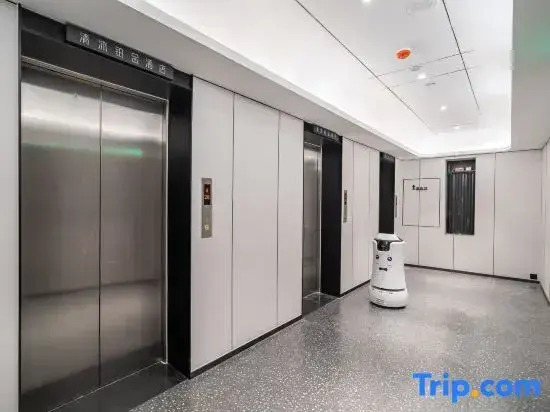 Qingmu Platinum Hotel (Nanjing Xinjiekou Subway Station Youyi Square)