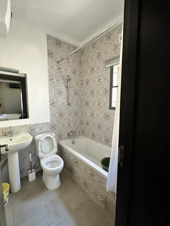Tennys Place Apartments GARKI