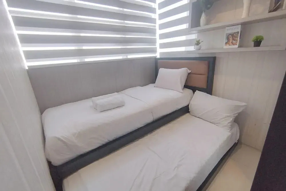 2Br Near Marvell City Mall At Linden Apartment