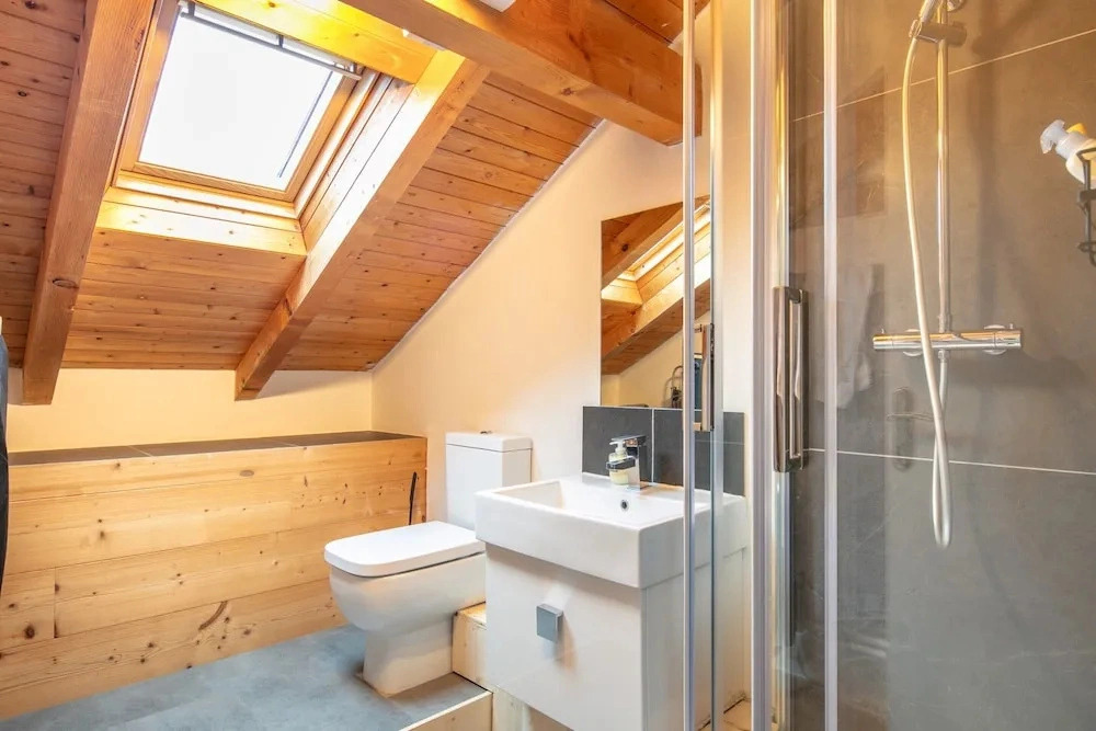 Alpine Chalet With Private Hot Tub