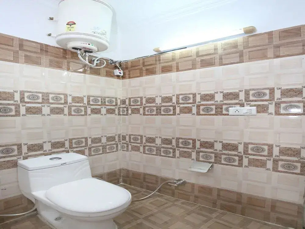 OYO 12155 Hotel Awdesh Inn