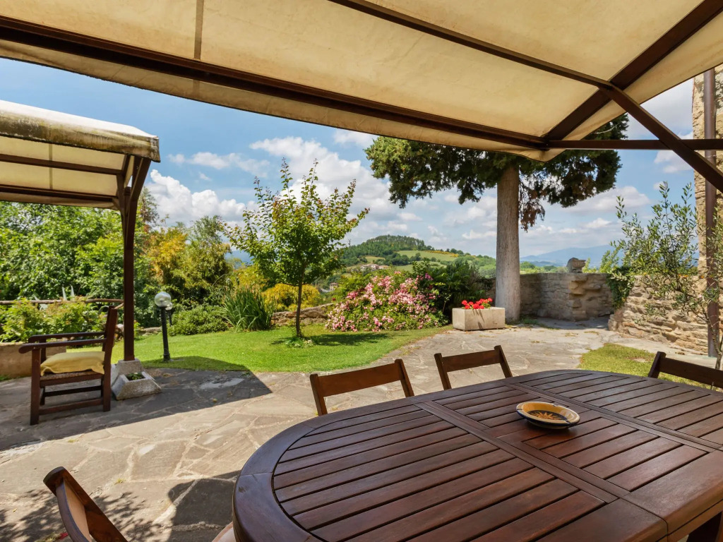 Scenic Apartment With Shared Pool