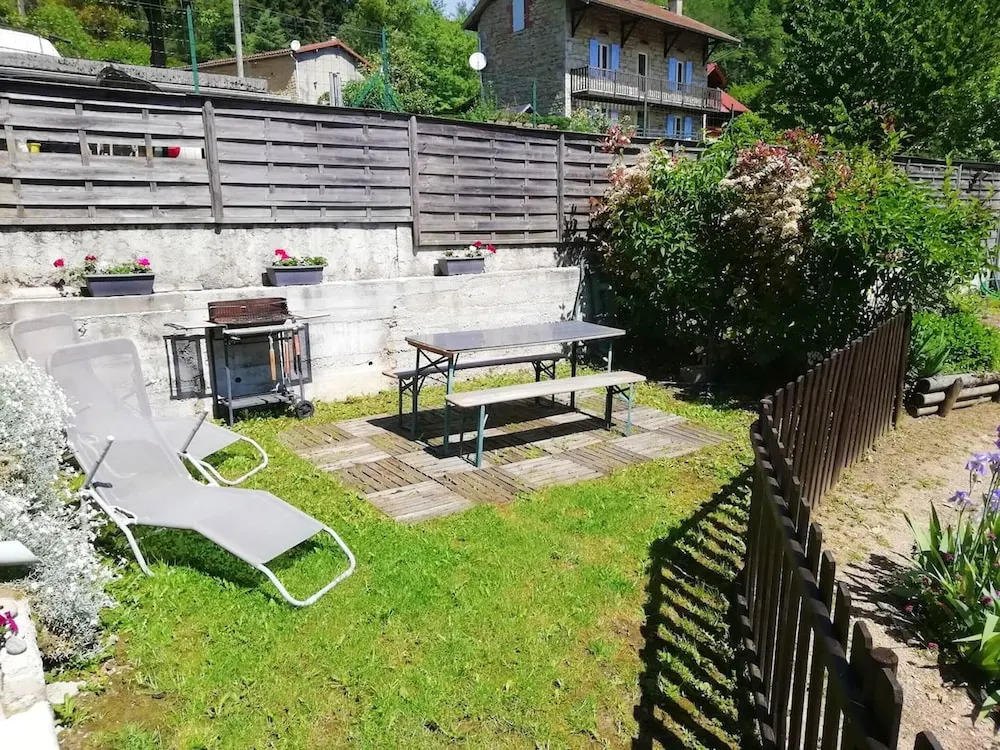 Apartment With 2 Bedrooms in Saint-rambert-en-bugey, With Wonderful Mountain View, Enclosed Garden and Wifi