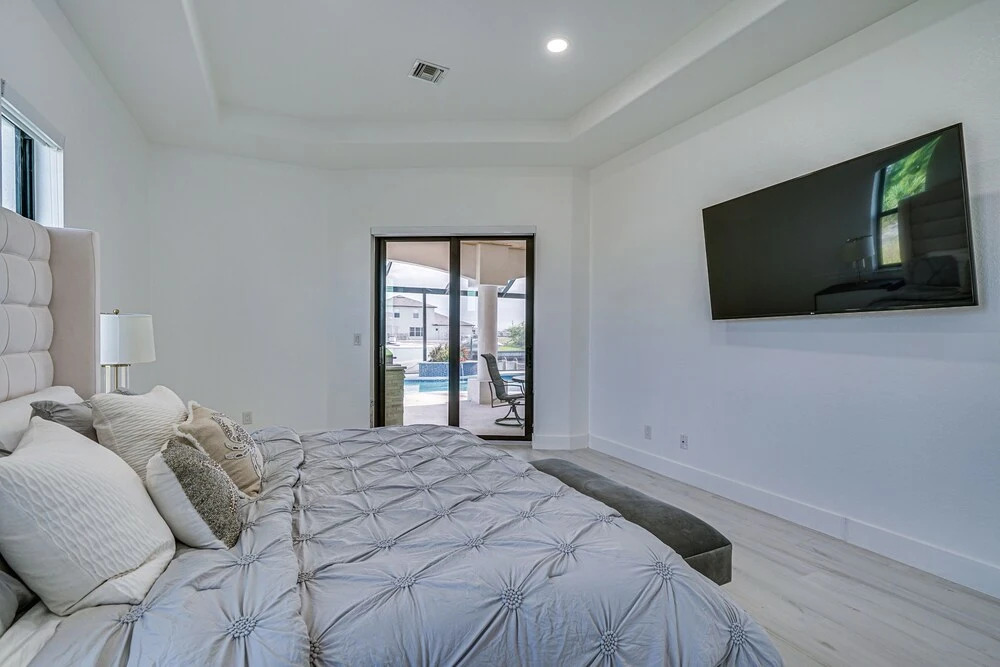 Dock + Lanai: Waterfront Escape in Cape Coral!