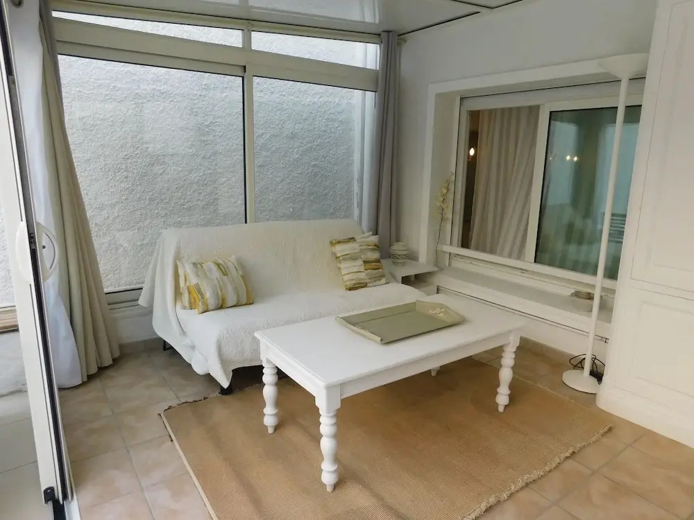 Beautiful White One Bedroom Croisette