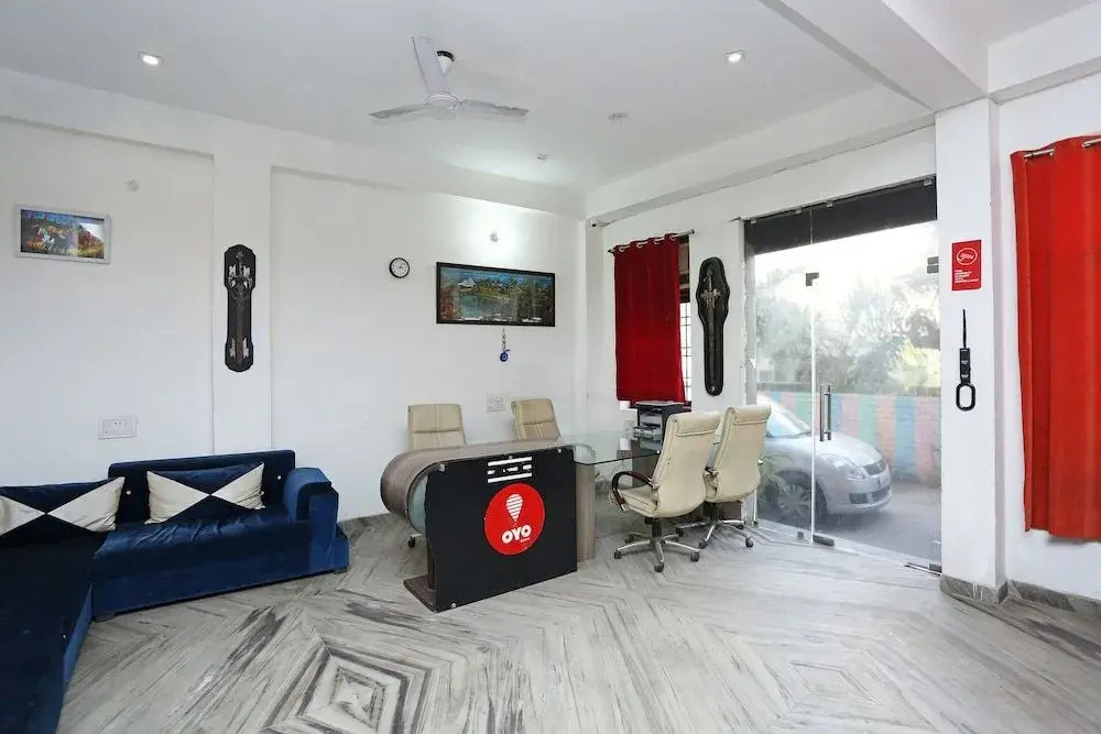 OYO 8969 Hotel Eagle Eye