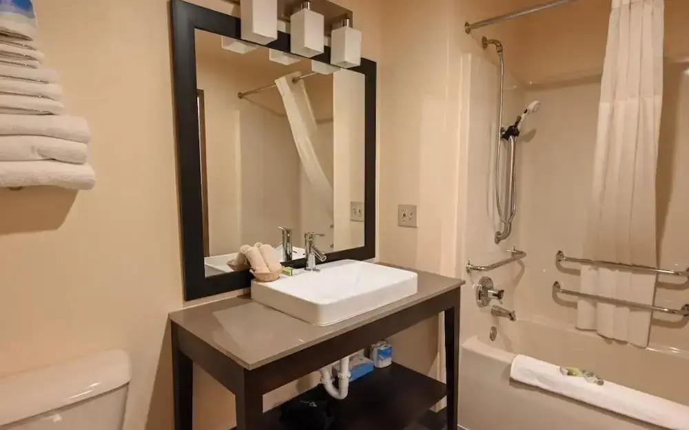 Sunset Bay Resort & Suites