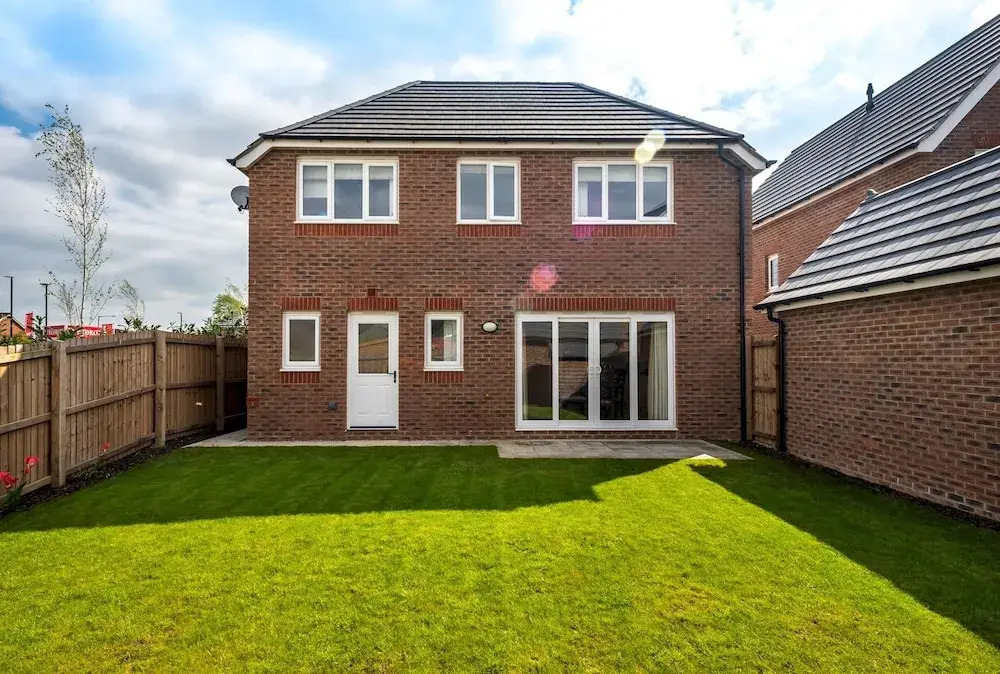 Huge & Modern 4 Bedroom House in York