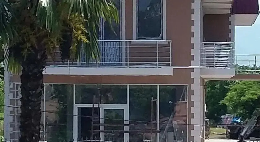 Sunny Hotel