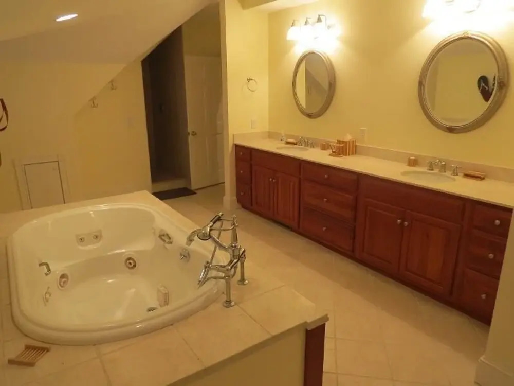 41 Mooncussers Lane - Five Bedroom House
