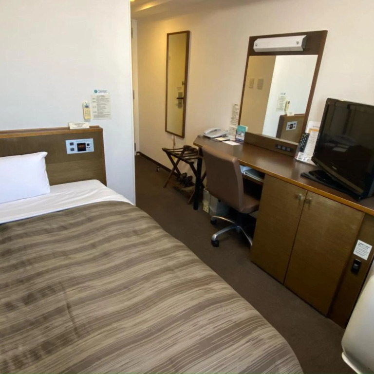 Hotel Route-Inn Nagoya Imaike Ekimae