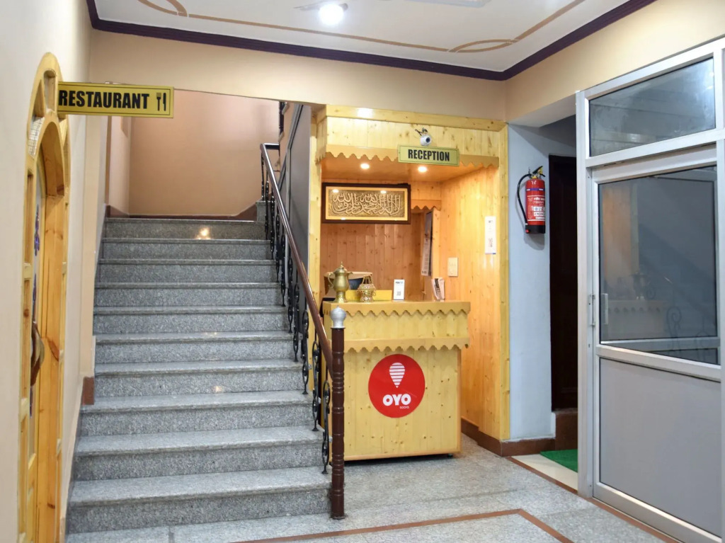 OYO 12202 Hotel Samar