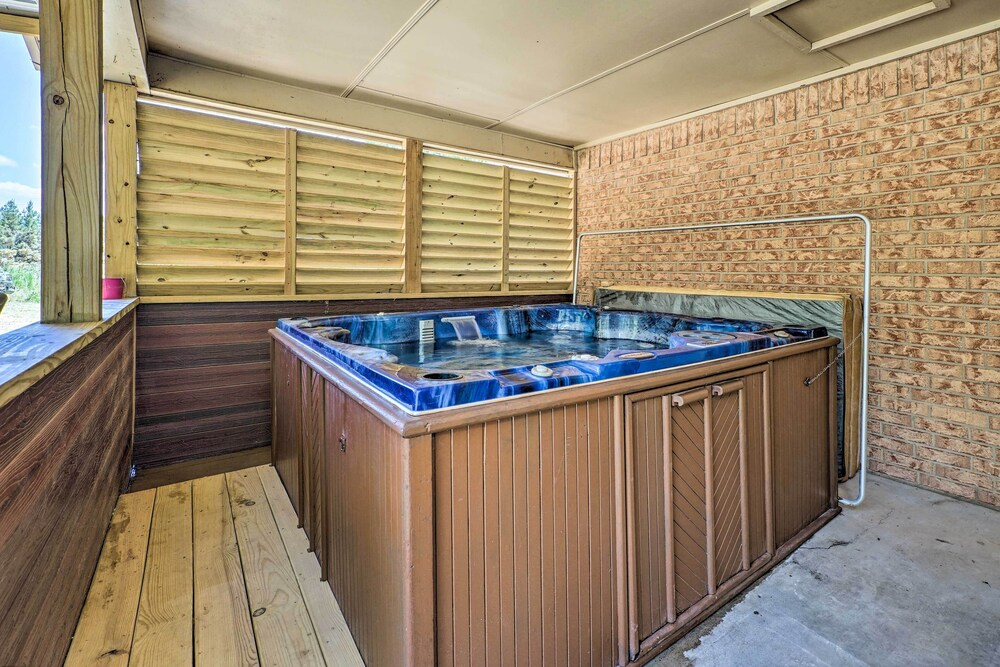 Private Hot Tub & Yard: Secluded Broken Bow Home!