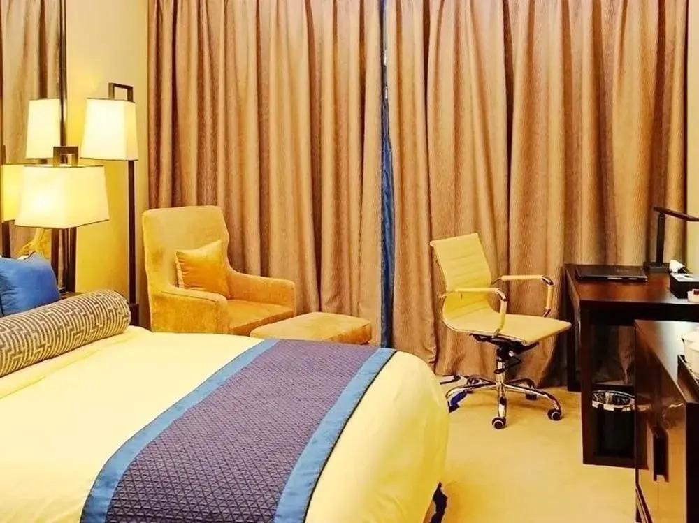 Leadersky Hotel