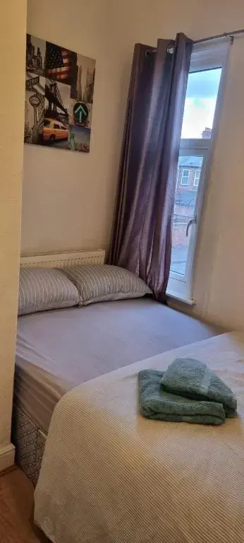 Budget 4 BedRoom house,Entire place.Sleeps 10