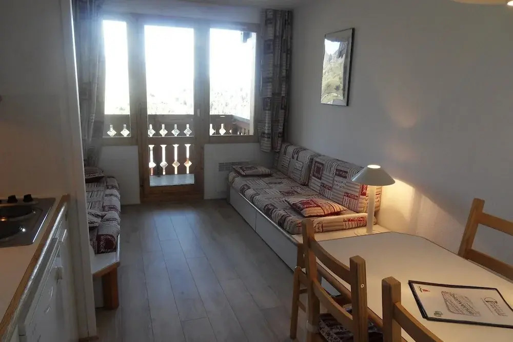 Belle Plagne Open Plan Studio, on Slopes for 4 People of 28 mÂ² Lc510