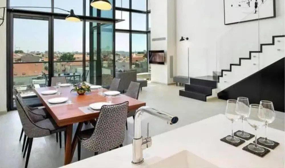 Boutique Penthouse 2BR Basel-HolyGuest
