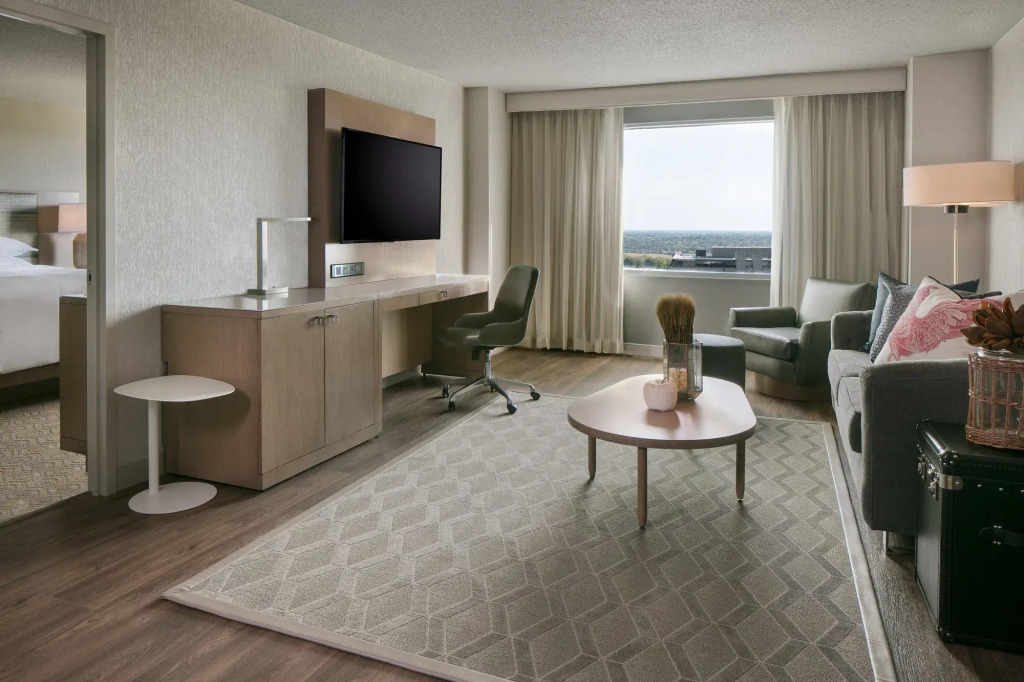 Sheraton Overland Park Hotel at the Convention Center