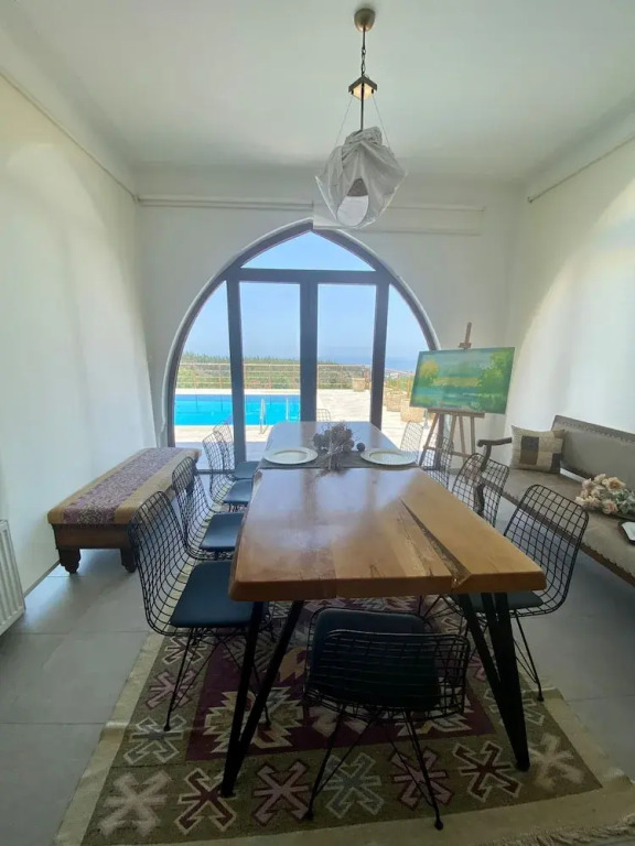 "villa She Ruz "