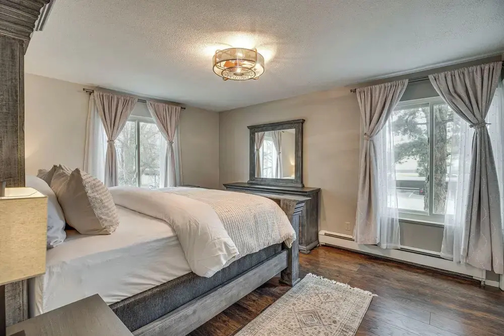 Grand Junction Condo: Balcony, Community Pool!