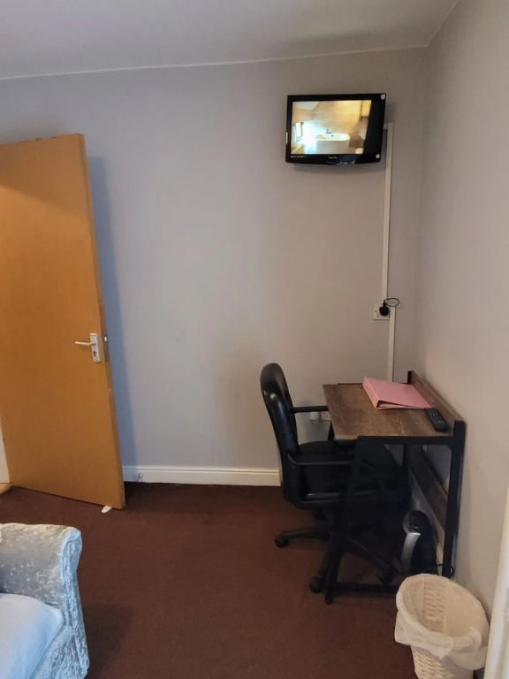 2-bed Apartment, Sleeps 4,on-site Parking