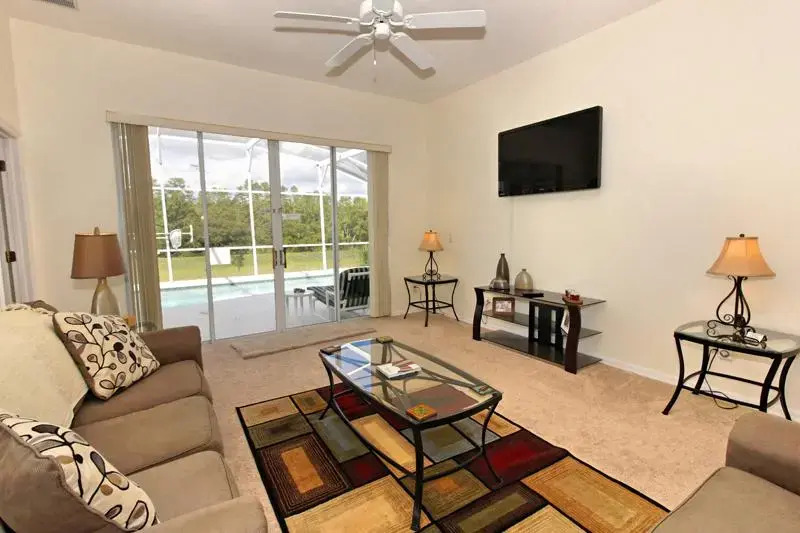 1842 Northampton Drive 4 Bedrooms, 3 Bathrooms