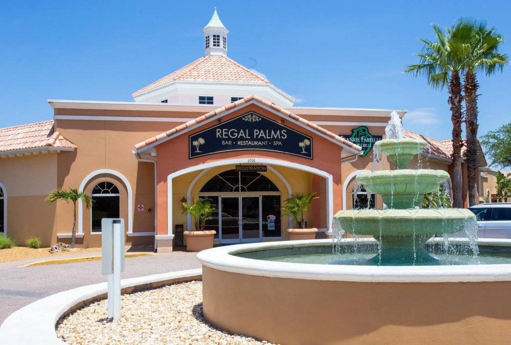 Cozy Home at Luxury Resort Regal Palm 206