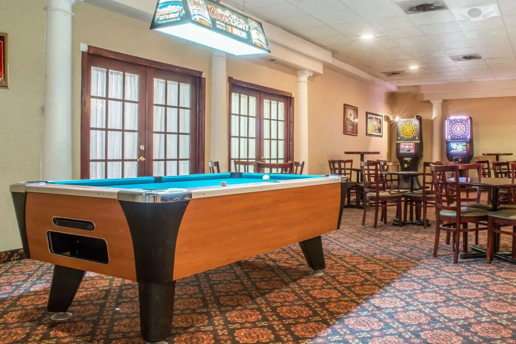 Quality Inn & Suites Palm Island Indoor Waterpark