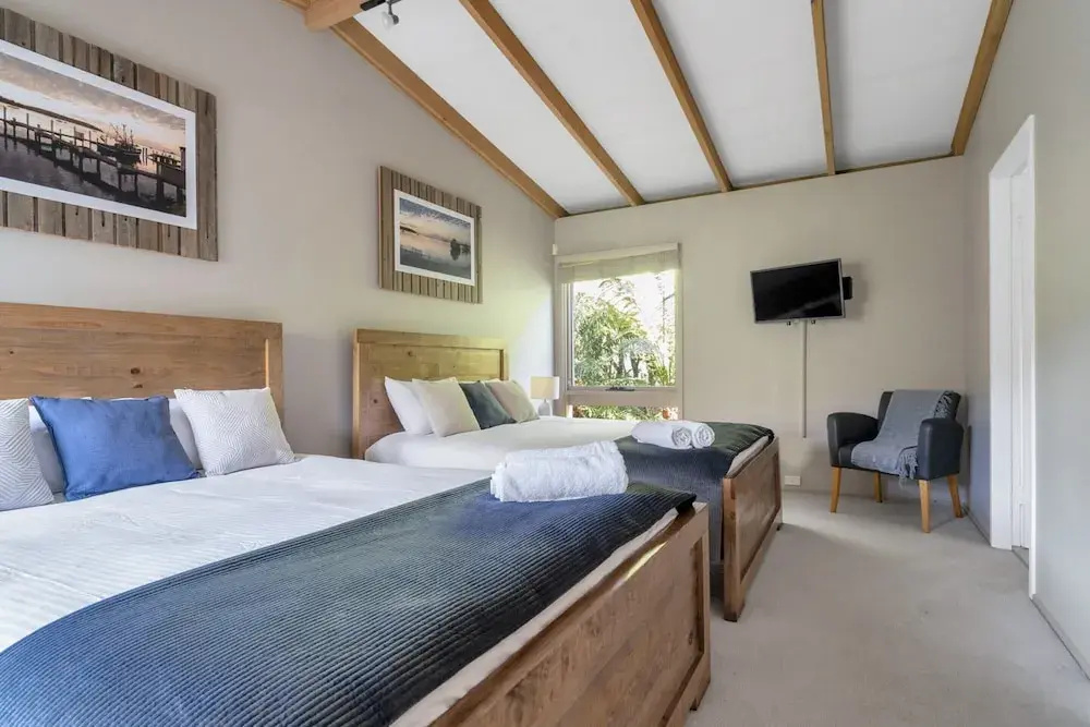 Secluded 3-bed Retreat Moments to the Beach