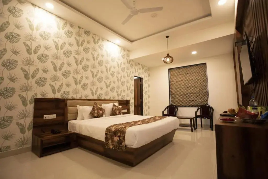 Hotel Bhairav Bagh -100 Mtr from Celebration Mall