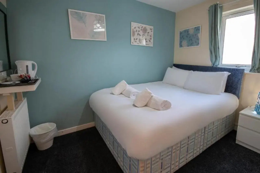 Irvine Riverside Guesthouse