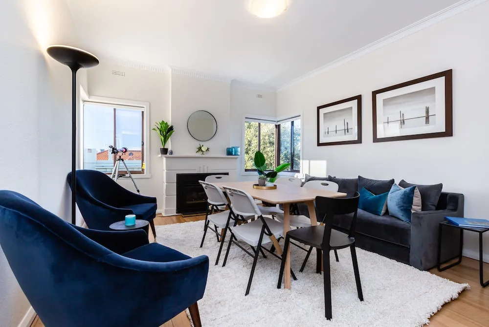 Lighthouse Cozy 2BDR with CITY VIEWS