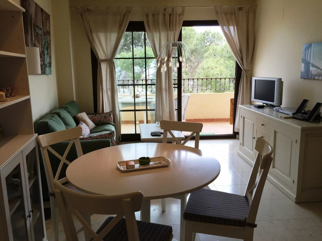 Delightful Apartment On The Costa Blanca With Pool And Sea Views, 100m