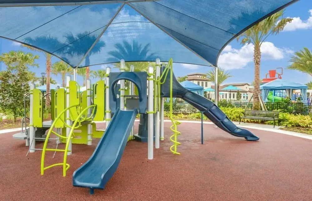 Beautiful Townhome W/private Pool 7 mi to Disney