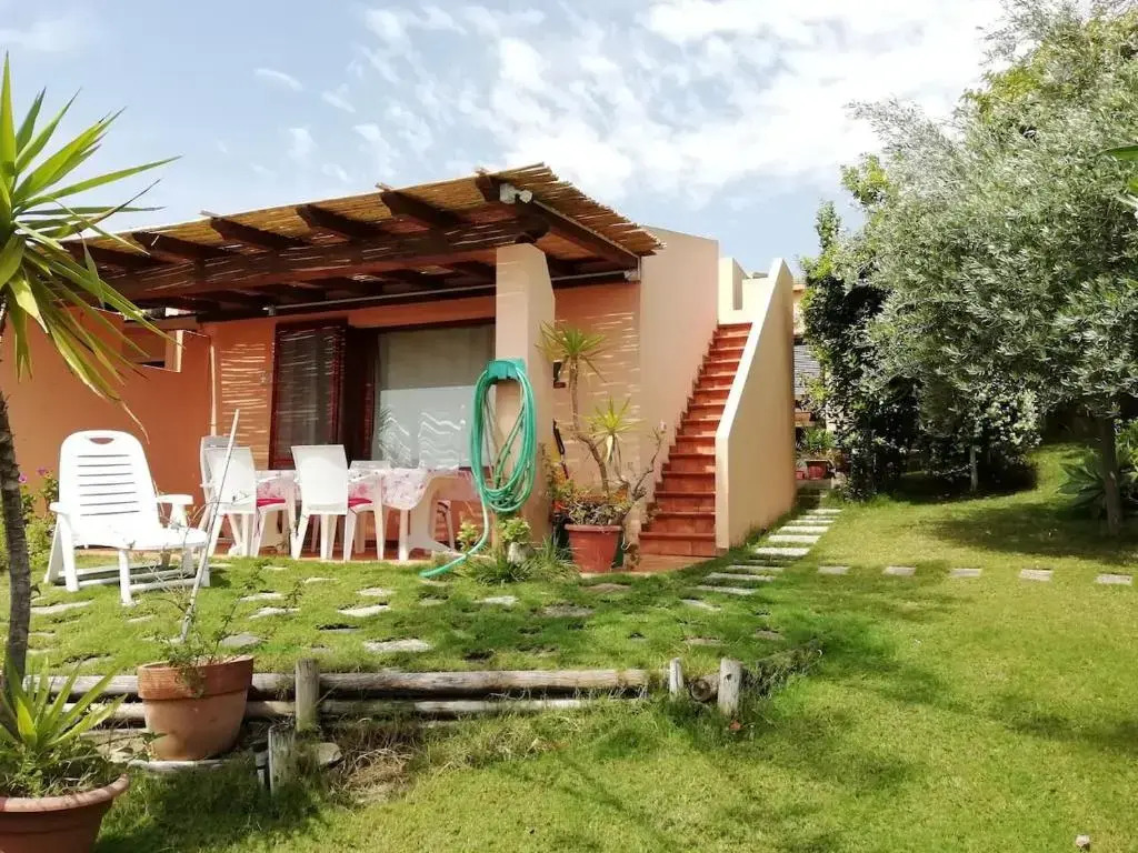 "Ruby Seadragon Holiday Home" a 80m dal mare con giardino recintato P5584