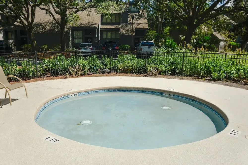 New Listing! Golf & Beach : 5 Pools & Tennis 2 Bedroom Condo