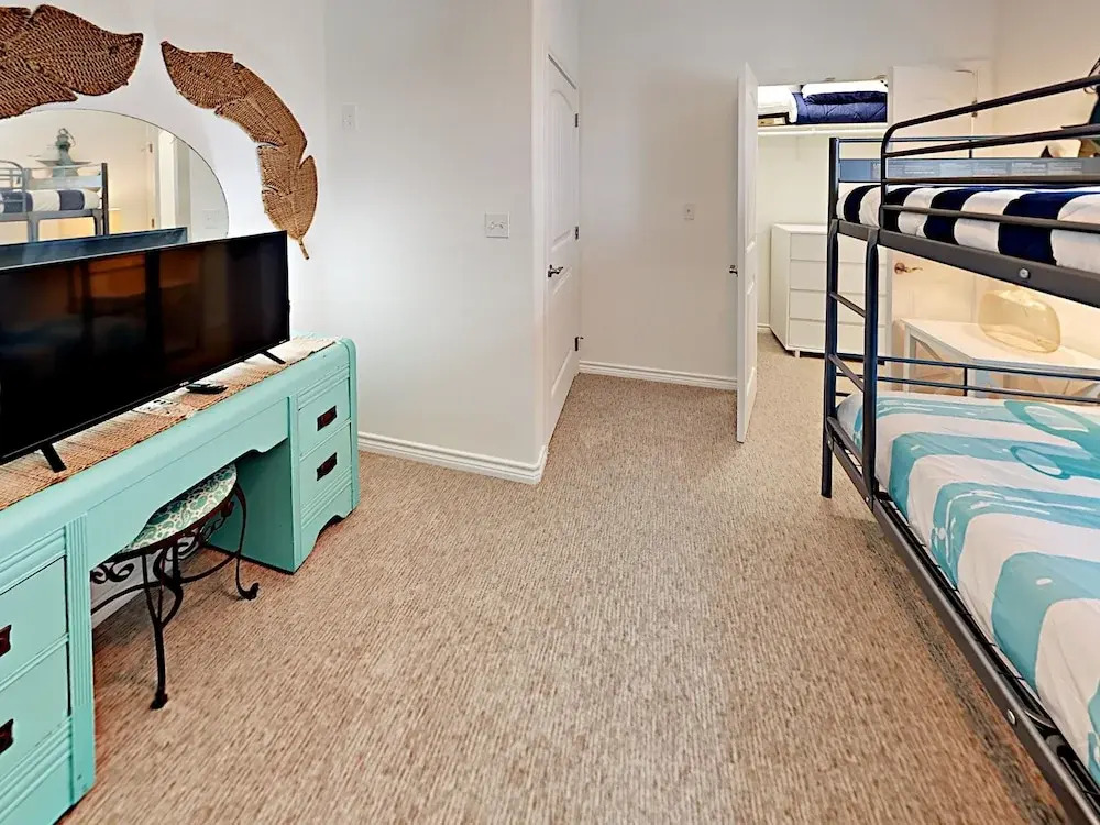 Blondie's Beachhouse - 3 Br Condo