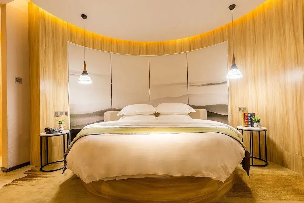 Q Hotel