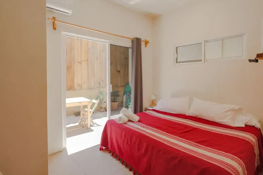 Bonobo House for 5 & Loft for 2- your best Puerto options