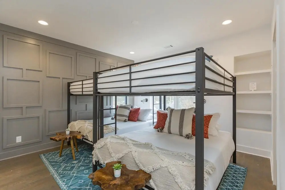 Bach Plex Sleep up to 48! Downtown Views & Tons of Outdoor Space!