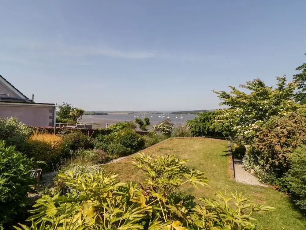 Riverview @ 1 Brunel View
