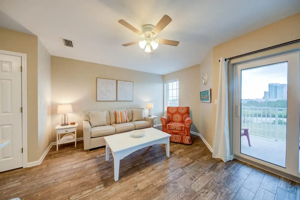 Luxury condo in the action of Orange Beach with pool and beach access