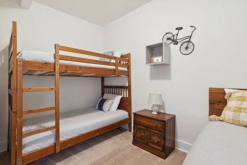 A Modern Fort Worth, Texas Retreat - Jennings Ave - 3 Bedroom Home by Redawning