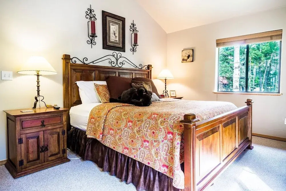 Sleepy Bear House 4 Bedrooms 3 Bathrooms Home